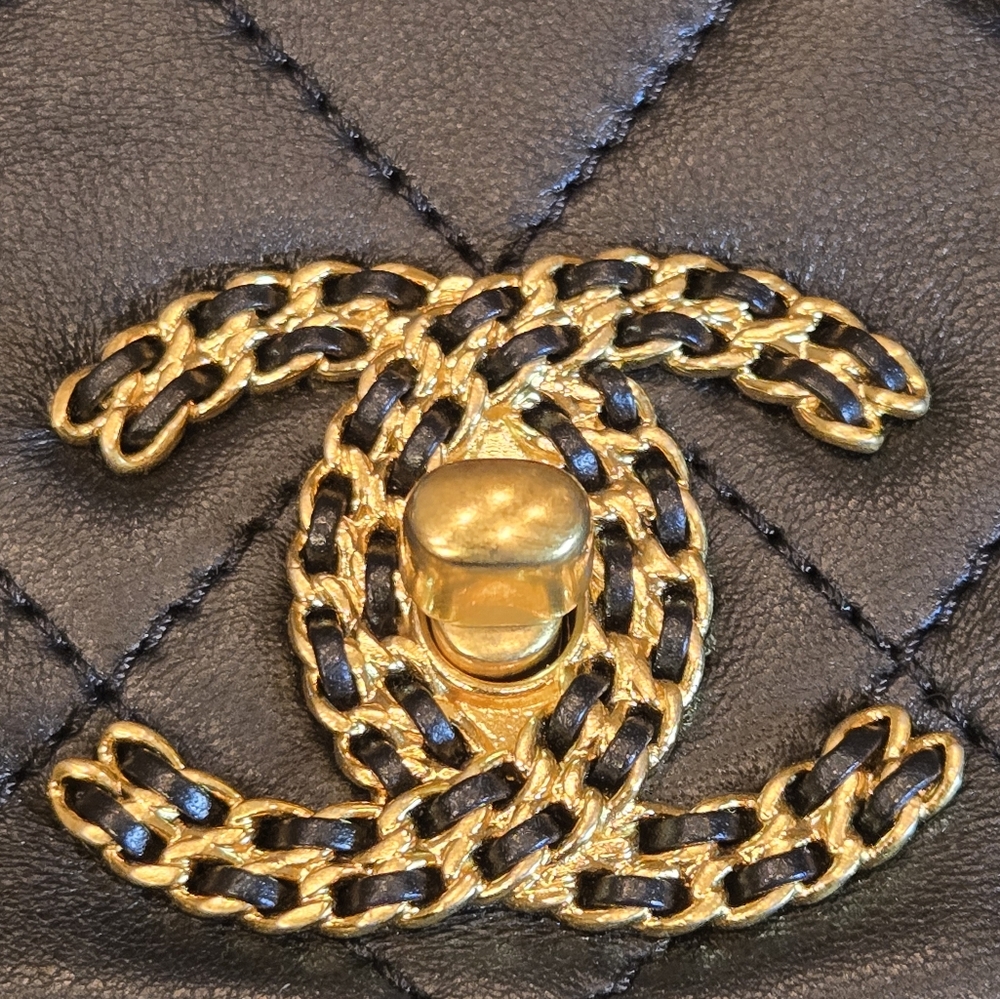 Chanel On and On Full Flap Shoulder Bag - Black Quilted Lambskin COA included - Picture 12 of 17
